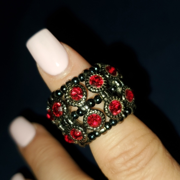 Stretchy Red Rhinestone Glam Ring Goth Vampire Victorian retro Sexy Jewelry Hot - Picture 2 of 3